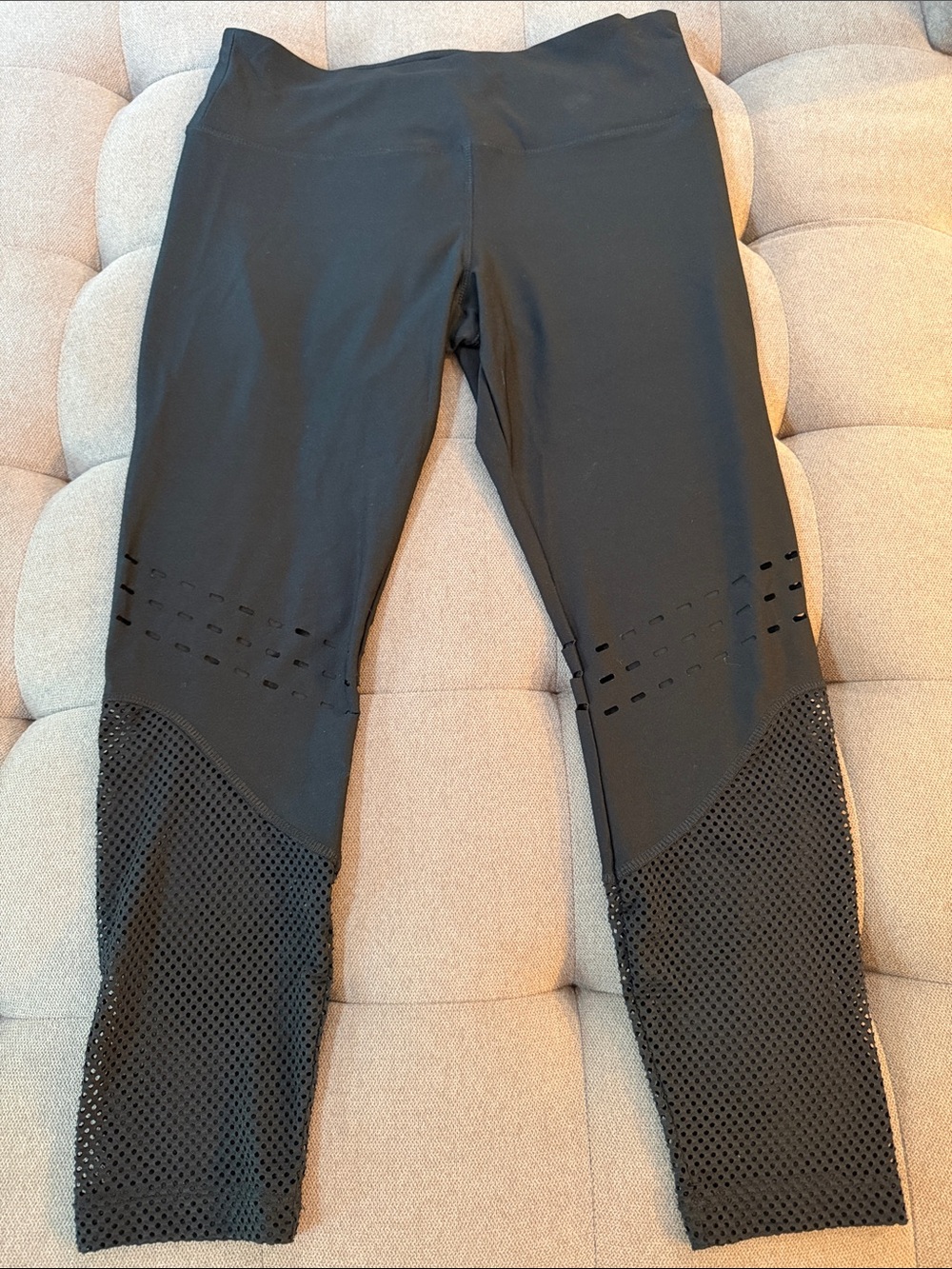 VOGO Athletica Black Performance Leggings with Mesh inserts Large